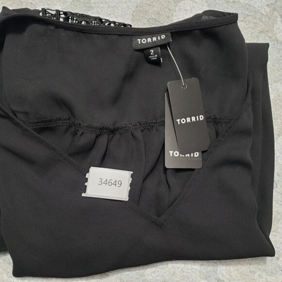 Torrid Top Womens 2 Black V-Neck Pullover Sleeveless NWT - Picture 13 of 13